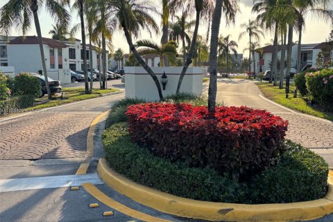Condo in Pembroke Pines, Florida, 3 bedrooms  № 1728560 - photo 21