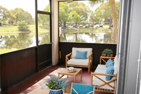 Condo in Pembroke Pines, Florida, 3 bedrooms  № 1728560 - photo 12