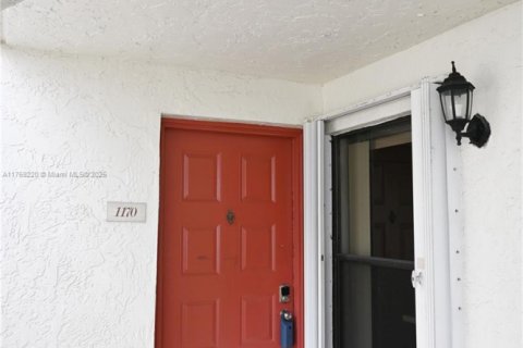 Condo in Pembroke Pines, Florida, 3 bedrooms  № 1728560 - photo 17