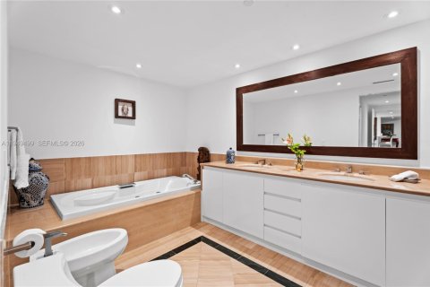 Купить кондоминиум в Майами, Флорида 2 спальни, 195.09м2, № 2008486 - фото 20