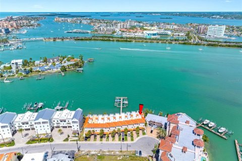 Touwnhouse à vendre à Clearwater, Floride: 3 chambres, 189.61 m2 № 1598108 - photo 1