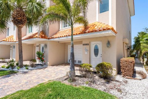 Touwnhouse à vendre à Clearwater, Floride: 3 chambres, 189.61 m2 № 1598108 - photo 2