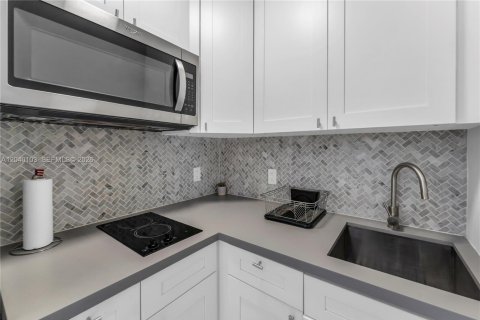 Apartment in South Miami, Florida № 2086441 - photo 5