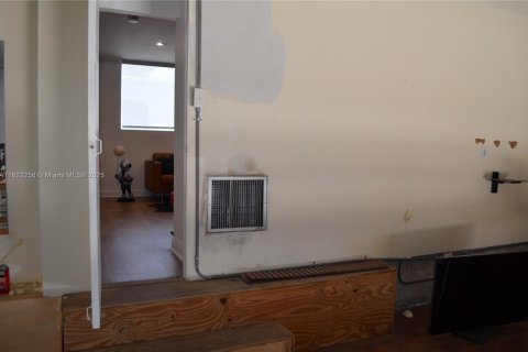 Commercial property in Miami, Florida № 1788858 - photo 26