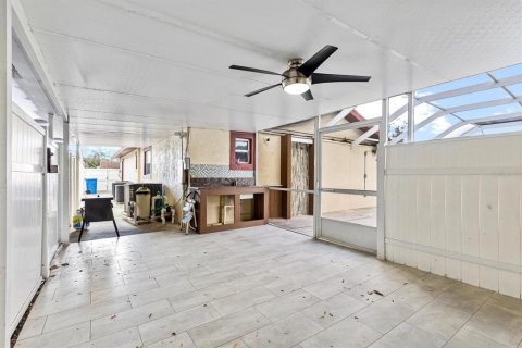 Casa en venta en Tampa, Florida, 6 dormitorios, 186.92 m2 № 1531776 - foto 7