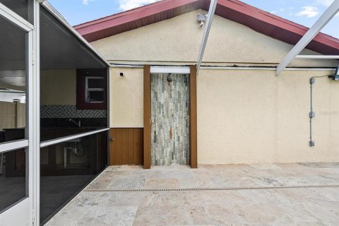 Casa en venta en Tampa, Florida, 6 dormitorios, 186.92 m2 № 1531776 - foto 6