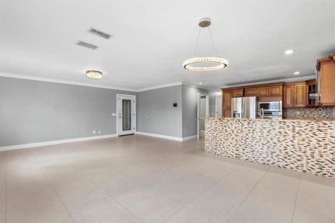 Casa en venta en Tampa, Florida, 6 dormitorios, 186.92 m2 № 1531776 - foto 21