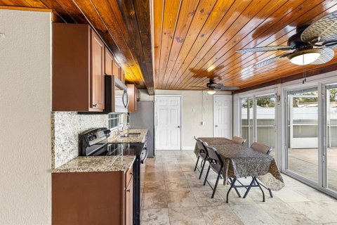 Casa en venta en Tampa, Florida, 6 dormitorios, 186.92 m2 № 1531776 - foto 10