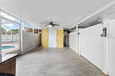 Casa en venta en Tampa, Florida, 6 dormitorios, 186.92 m2 № 1531776 - foto 8