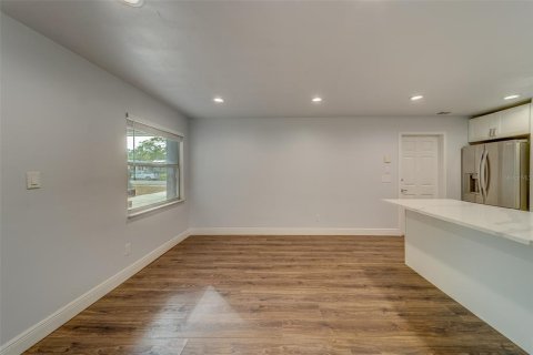 Casa en venta en Clearwater, Florida, 4 dormitorios, 166.57 m2 № 1532994 - foto 10