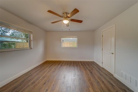 Casa en venta en Clearwater, Florida, 4 dormitorios, 166.57 m2 № 1532994 - foto 23