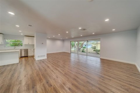 Casa en venta en Clearwater, Florida, 4 dormitorios, 166.57 m2 № 1532994 - foto 14