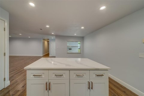 Casa en venta en Clearwater, Florida, 4 dormitorios, 166.57 m2 № 1532994 - foto 8