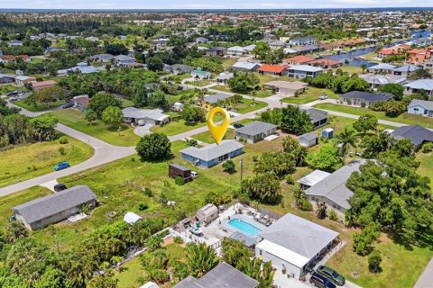House in Punta Gorda, Florida 3 bedrooms, 131.46 sq.m. № 2235761 - photo 2