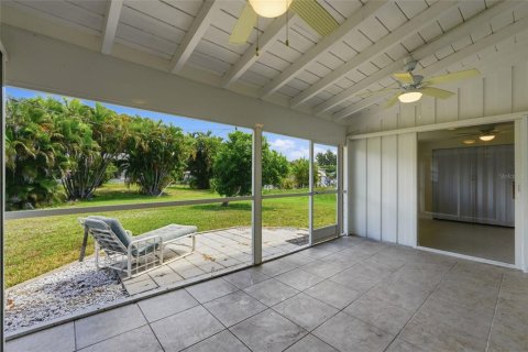 House in Punta Gorda, Florida 3 bedrooms, 131.46 sq.m. № 2235761 - photo 26