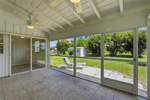 House in Punta Gorda, Florida 3 bedrooms, 131.46 sq.m. № 2235761 - photo 25