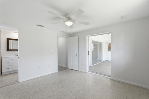 House in Punta Gorda, Florida 3 bedrooms, 131.46 sq.m. № 2235761 - photo 15