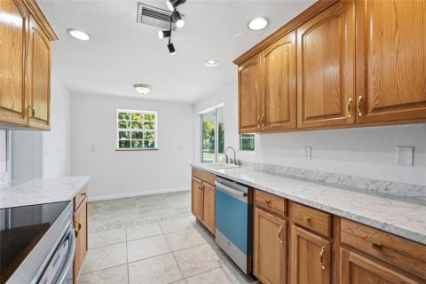House in Punta Gorda, Florida 3 bedrooms, 131.46 sq.m. № 2235761 - photo 11