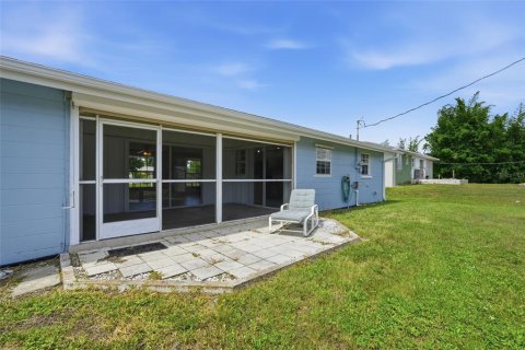 House in Punta Gorda, Florida 3 bedrooms, 131.46 sq.m. № 2235761 - photo 28