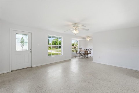 House in Punta Gorda, Florida 3 bedrooms, 131.46 sq.m. № 2235761 - photo 7