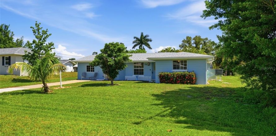 House in Punta Gorda, Florida 3 bedrooms, 131.46 sq.m. № 2235761