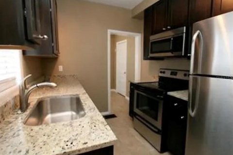 Townhouse in Orlando, Florida 2 bedrooms, 92.9 sq.m. № 2237615 - photo 2