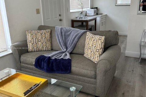 Купить коммерческую недвижимость в Халландейл-Бич, Флорида 97.18м2, № 2034276 - фото 28