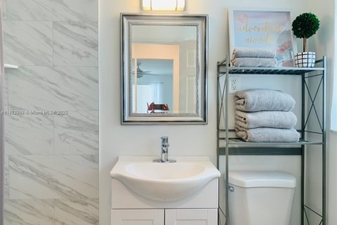 Купить коммерческую недвижимость в Халландейл-Бич, Флорида 97.18м2, № 2034276 - фото 5