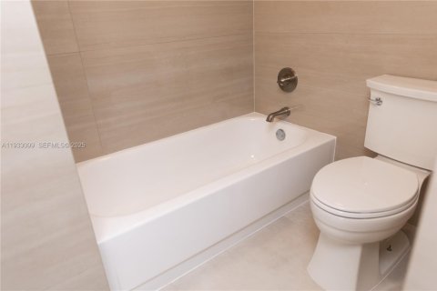Купить кондоминиум в Авентура, Флорида 2 спальни, 106.19м2, № 1993084 - фото 10