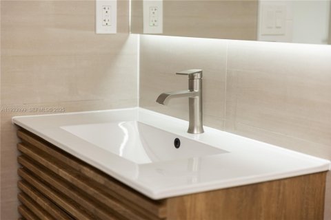 Купить кондоминиум в Авентура, Флорида 2 спальни, 106.19м2, № 1993084 - фото 21