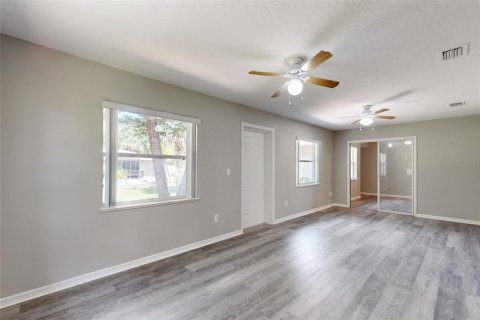 House in Sebastian, Florida 4 bedrooms, 228.63 sq.m. № 1907051 - photo 19