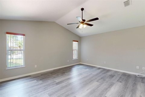 House in Sebastian, Florida 4 bedrooms, 228.63 sq.m. № 1907051 - photo 16