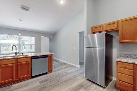 House in Sebastian, Florida 4 bedrooms, 228.63 sq.m. № 1907051 - photo 11