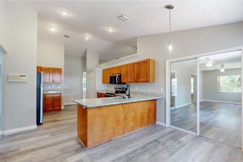 House in Sebastian, Florida 4 bedrooms, 228.63 sq.m. № 1907051 - photo 12