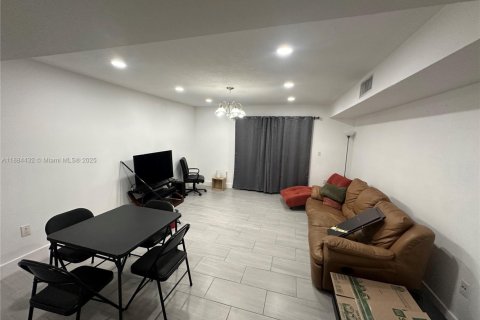 Copropriété à vendre à Miami, Floride: 2 chambres, 103.49 m2 № 1930192 - photo 2
