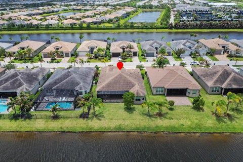 Villa ou maison à vendre à Port St. Lucie, Floride: 3 chambres, 288.74 m2 № 2262183 - photo 3