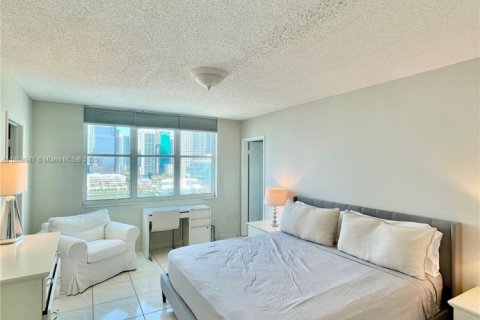 Condo in Miami, Florida, 2 bedrooms  № 1896591 - photo 6
