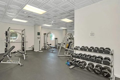 Condo in Miami, Florida, 2 bedrooms  № 1896591 - photo 14