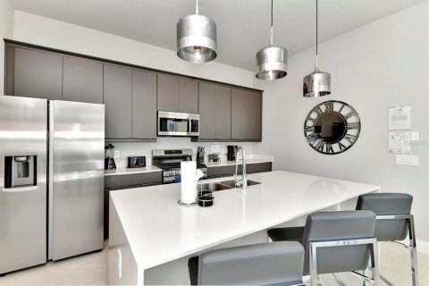 Condo in Four Corners, Florida, 3 bedrooms № 2139255 - photo 15