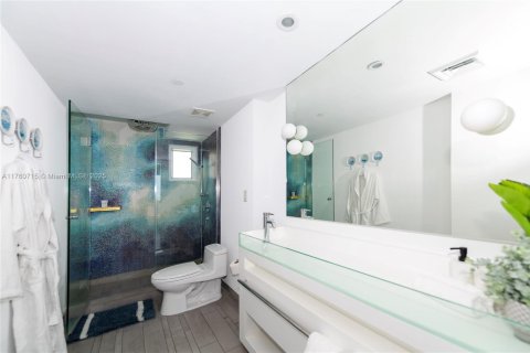 Condominio en venta en Miami Beach, Florida, 2 dormitorios, 101.08 m2 № 1860807 - foto 13