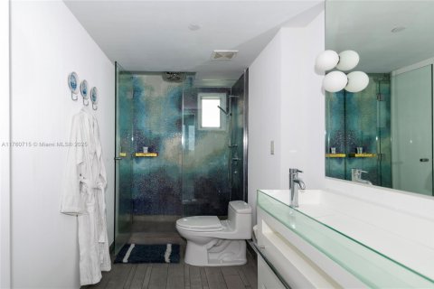Condominio en venta en Miami Beach, Florida, 2 dormitorios, 101.08 m2 № 1860807 - foto 14