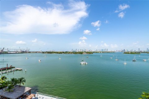 Condominio en venta en Miami Beach, Florida, 2 dormitorios, 101.08 m2 № 1860807 - foto 7