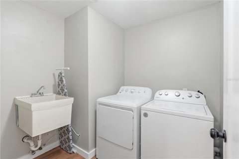 House in Seminole, Florida 3 bedrooms, 293.57 sq.m. № 2199022 - photo 28