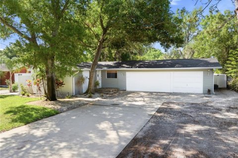 House in Seminole, Florida 3 bedrooms, 293.57 sq.m. № 2199022