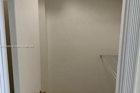 Condo in Miami, Florida, 1 bedroom  № 1930745 - photo 15