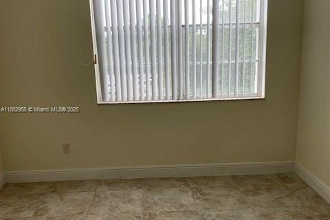 Condo in Miami, Florida, 1 bedroom  № 1930745 - photo 19