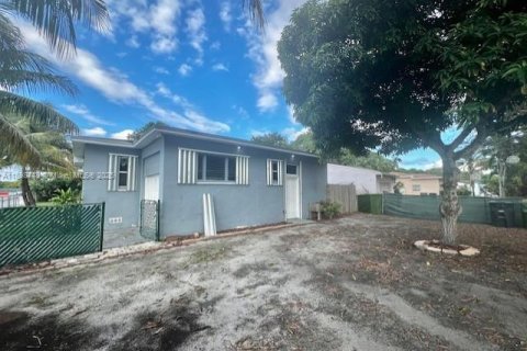 Снять в аренду виллу или дом в Норт-Майами, Флорида 3 спальни, 156.17м2, № 1950567 - фото 29