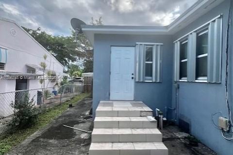 Снять в аренду виллу или дом в Норт-Майами, Флорида 3 спальни, 156.17м2, № 1950567 - фото 27