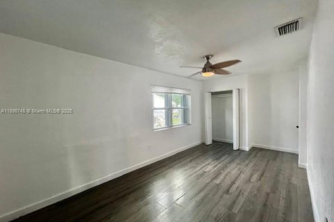 Снять в аренду виллу или дом в Норт-Майами, Флорида 3 спальни, 156.17м2, № 1950567 - фото 18