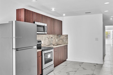 House in West Park, Florida 2 bedrooms, 68.75 sq.m. № 2001053 - photo 4